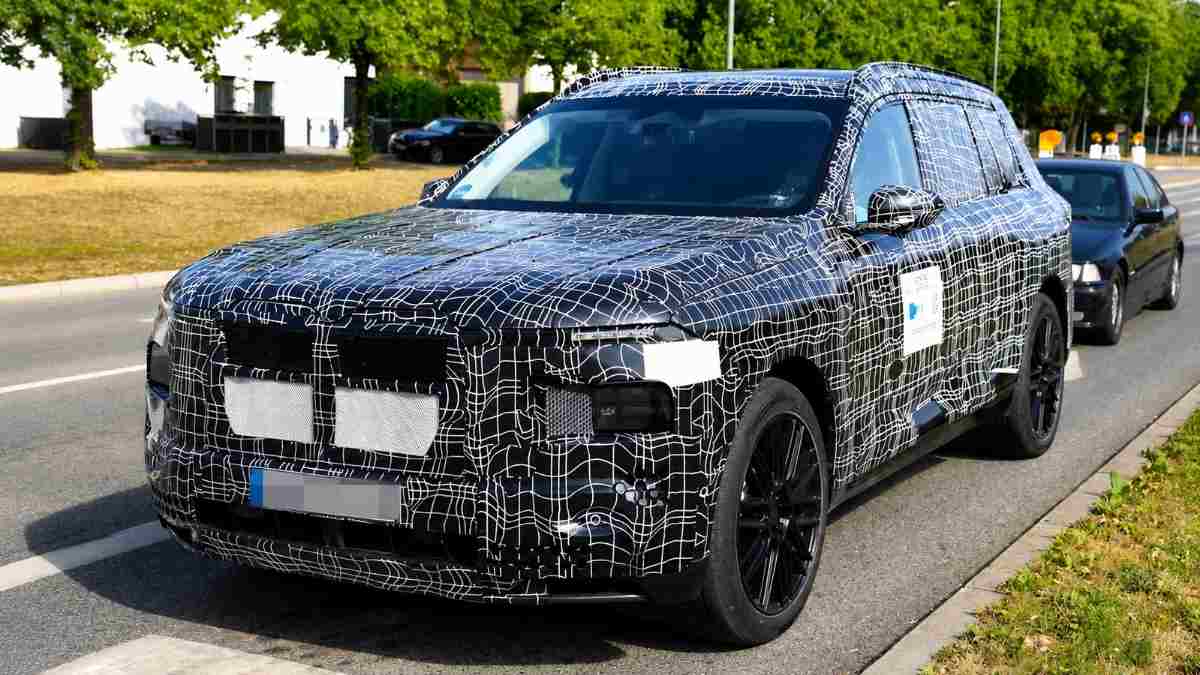 BMW iX7